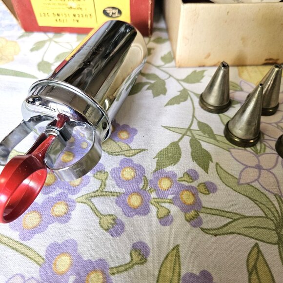 Vintage 1950s Tala Queen Icing Tube Set Metal - Picture 8 of 12